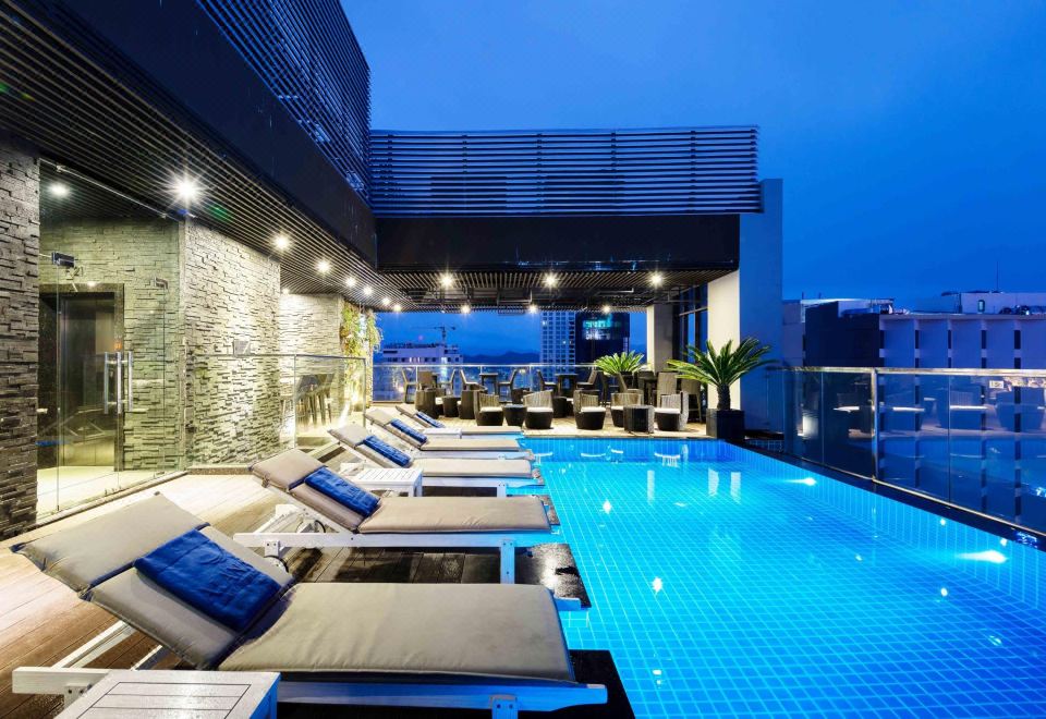 Alana Nha Trang Beach Hotel Khách sạn Nha Trang gần đường Trần Phú