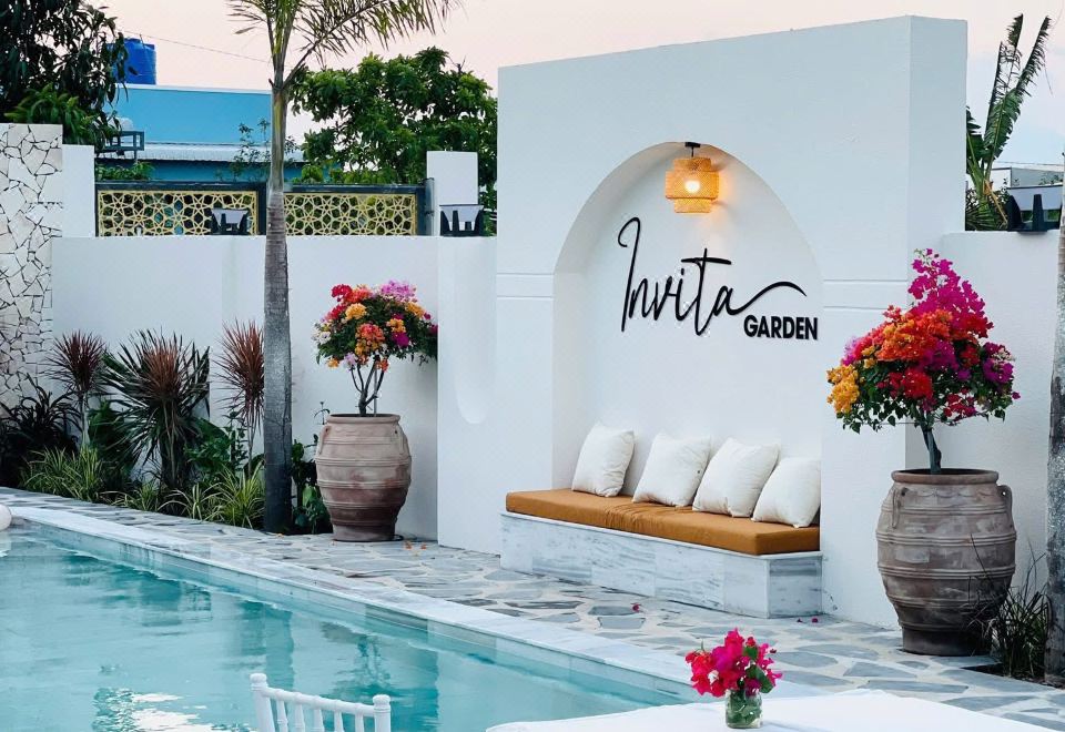 Biệt thự vườn Invita hồ cá Koi Homestay Phan Thiết giá rẻ