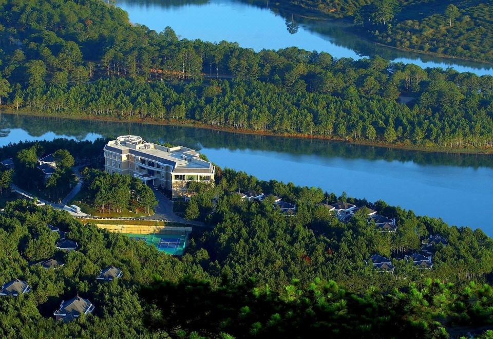 Đà Lạt Edensee Lake Resort & Spa Khu nghỉ dưỡng Đà Lạt