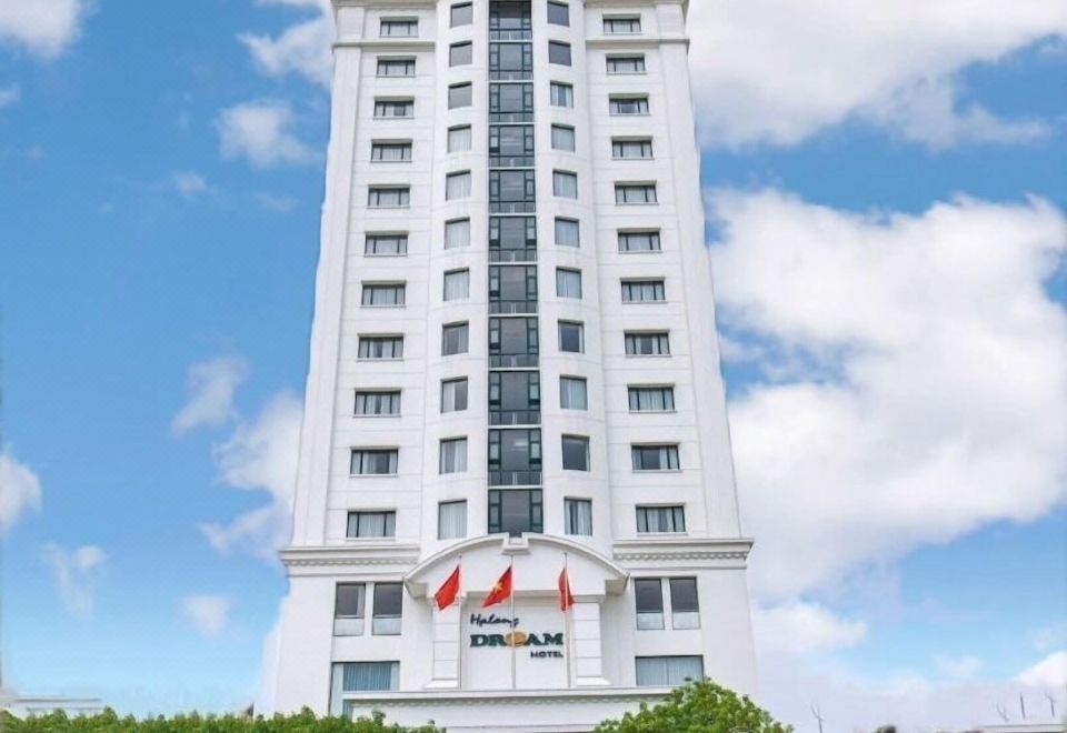 Ha Long Dream Hotel Khách sạn gần Sun World Hạ Long