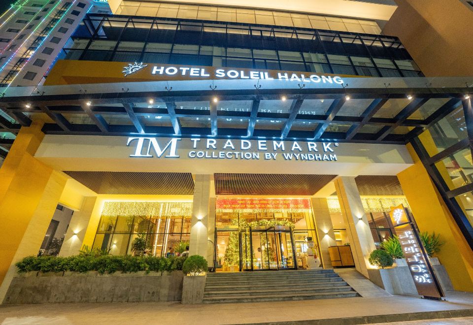 Hotel Soleil Hạ Long Trademark Collection by Wyndham Khách sạn 5 sao Quảng Ninh