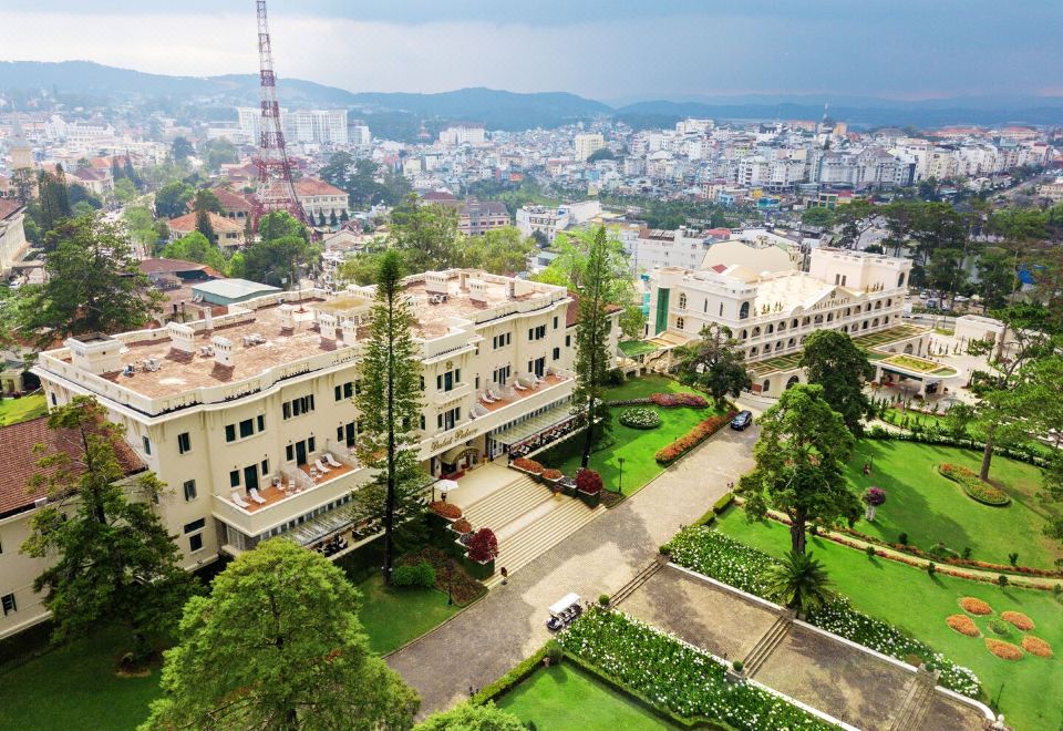 Khách sạn Dalat Palace Heritage Khách sạn 5 sao Đà Lạt