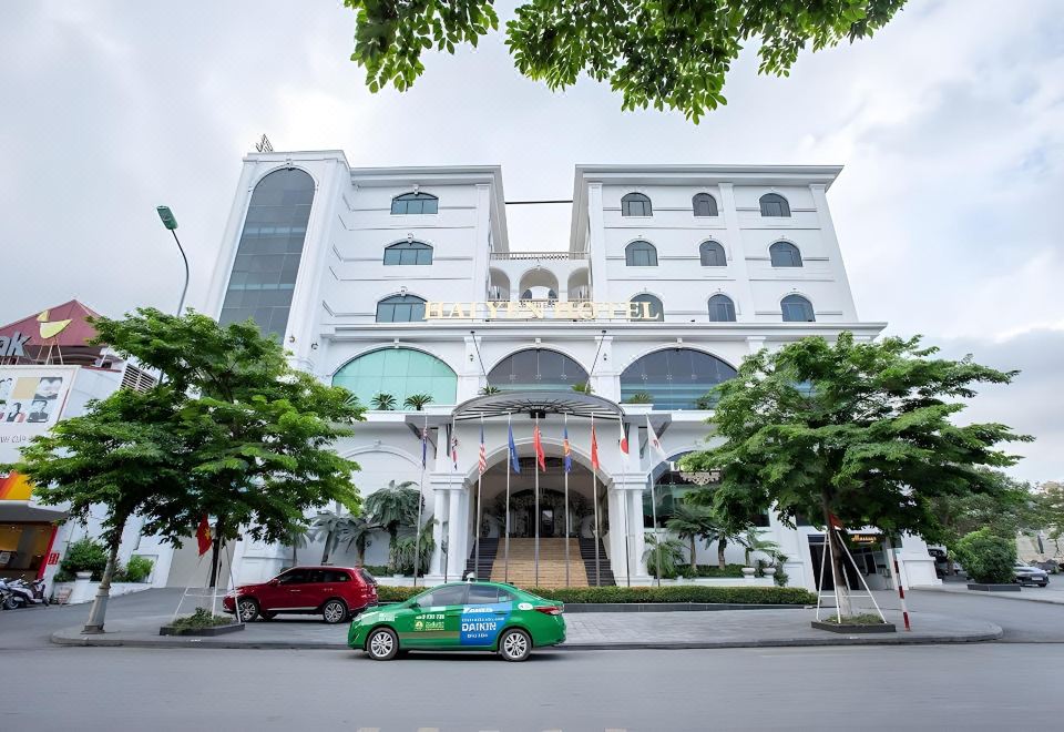 Khách Sạn Hải Yến Luxury Khách sạn Cẩm Phả