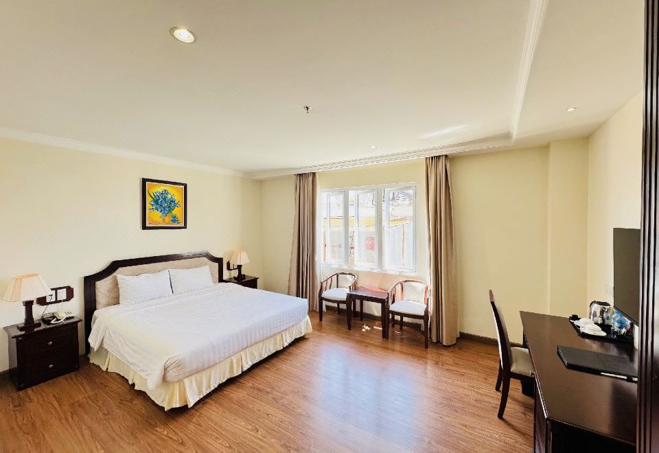 Khách Sạn Iris Đà Lạt Khách sạn tình yêu Đà Lạt