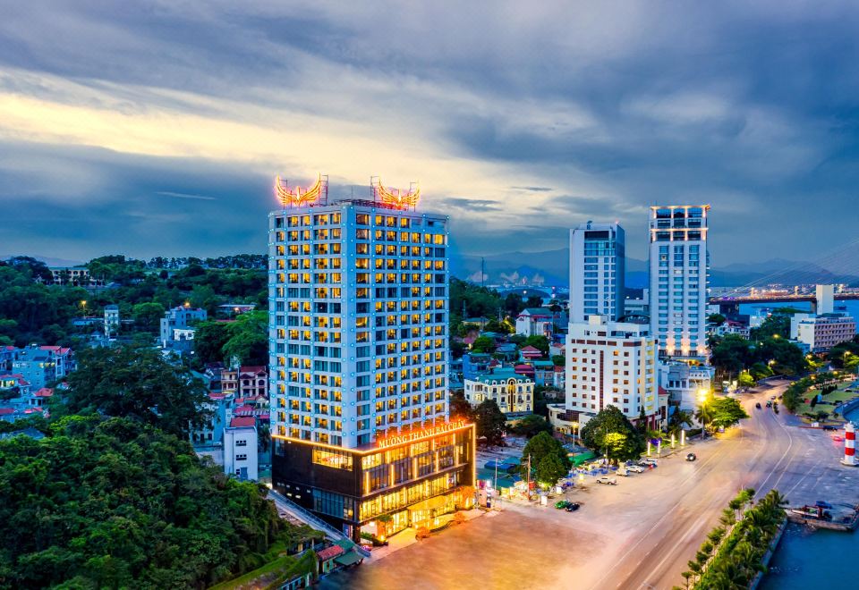 Khách sạn Mường Thanh Grand Bãi Cháy Khách sạn 4 sao Hạ Long