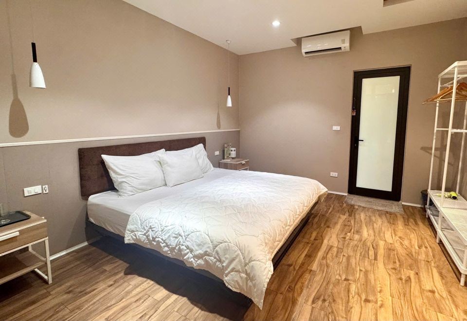 Khách sạn Phoenix Minh Châu Khách sạn gần Vân Đồn