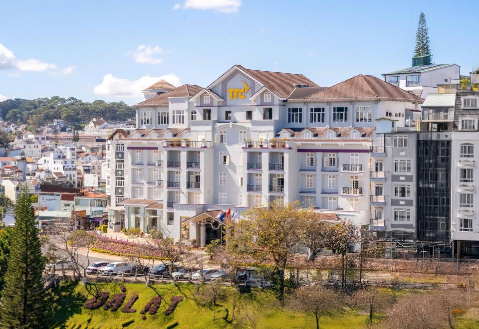 KHÁCH SẠN TTC Ngọc Lan Khách sạn gần chợ đêm Đà Lạt