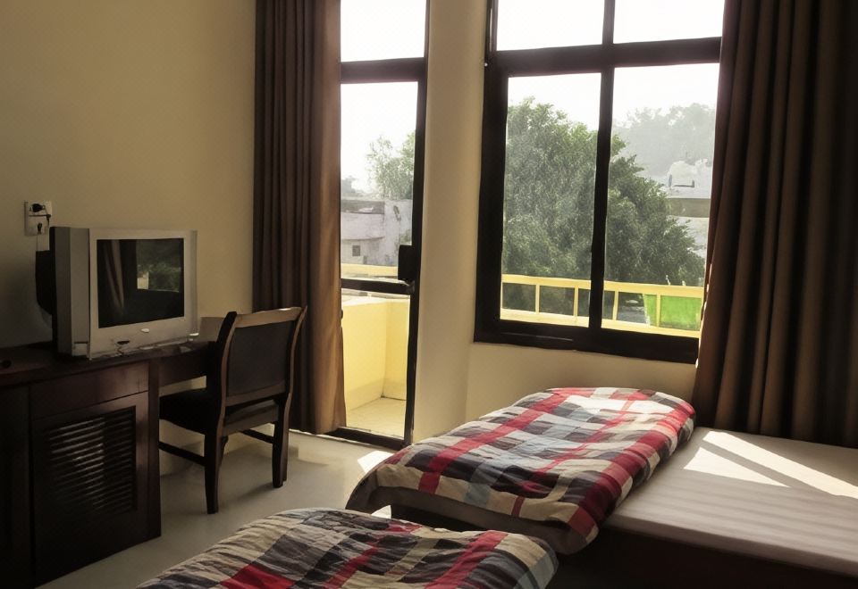 Khách sạn Việt Nhật Hạ Long Khách sạn Hạ Long giá rẻ