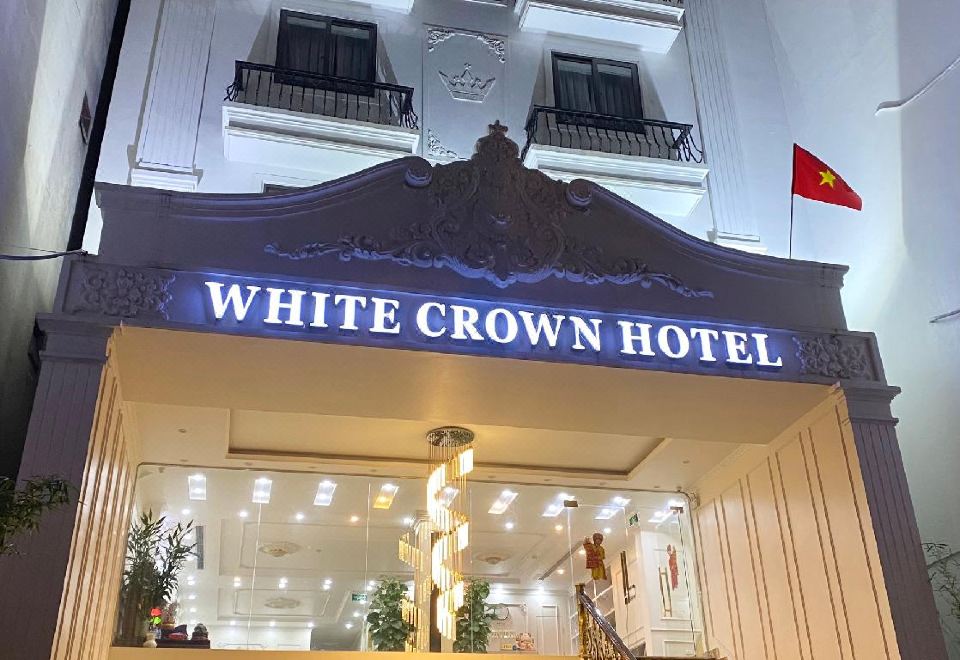 Khách sạn White Crown Khách sạn gần Sun World Hạ Long