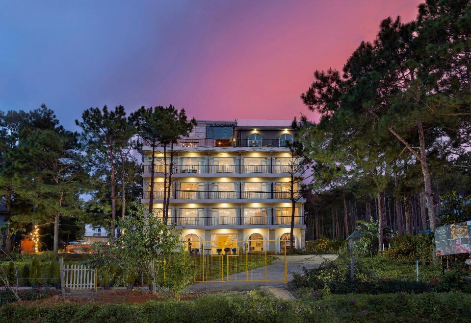 Khu Nghỉ Dưỡng Romeo Juliet Đà Lạt Khách sạn Đà Lạt gần Hồ Tuyền Lâm