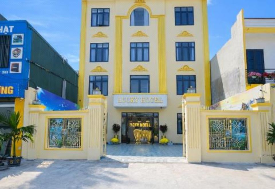 Lucky Hotel Uông Bí Quảng Ninh Khách sạn Uông Bí