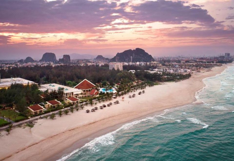 Sandy Beach Non Nước Resort Resort Đà Nẵng