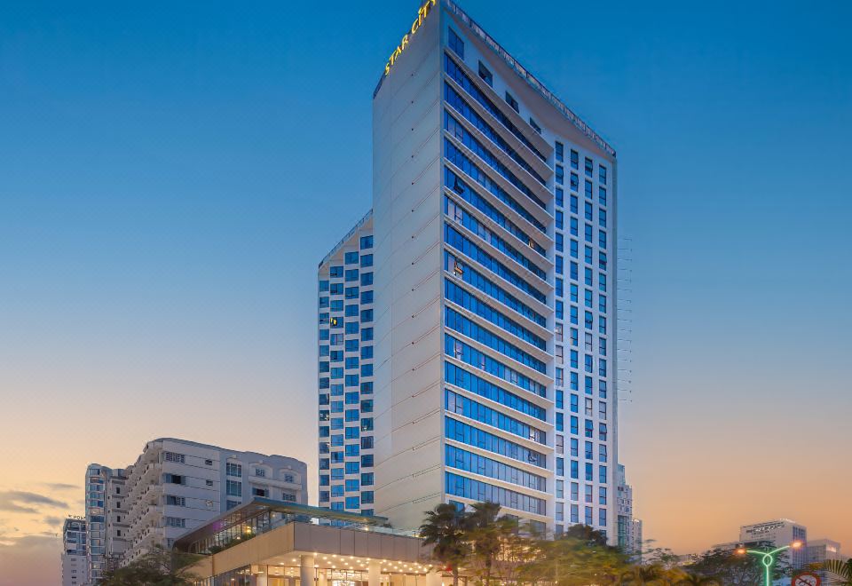 Starcity Bayfront Nha Trang Hotel Khách sạn Nha Trang gần đường Trần Phú