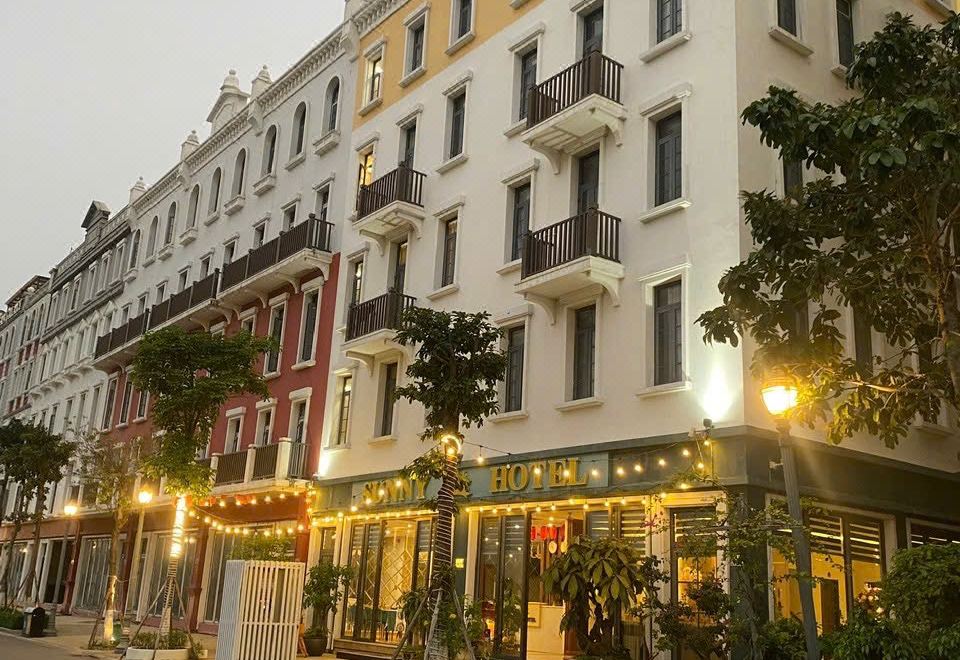 SUNNY HOTEL Khách sạn 4 sao Hạ Long