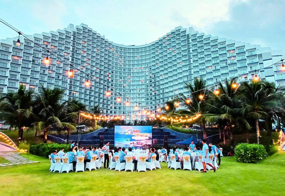 The Light Arena Ocean Tower Resort Cam Ranh