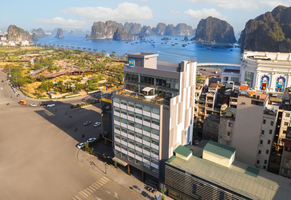 Tru by Hilton Ha Long Hon Gai Centre Khách sạn 4 sao Hạ Long