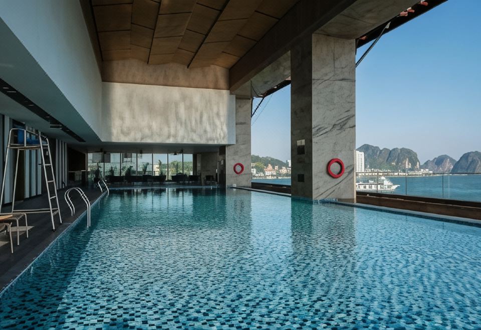 Wyndham Garden Legend Halong Khách sạn 5 sao Quảng Ninh